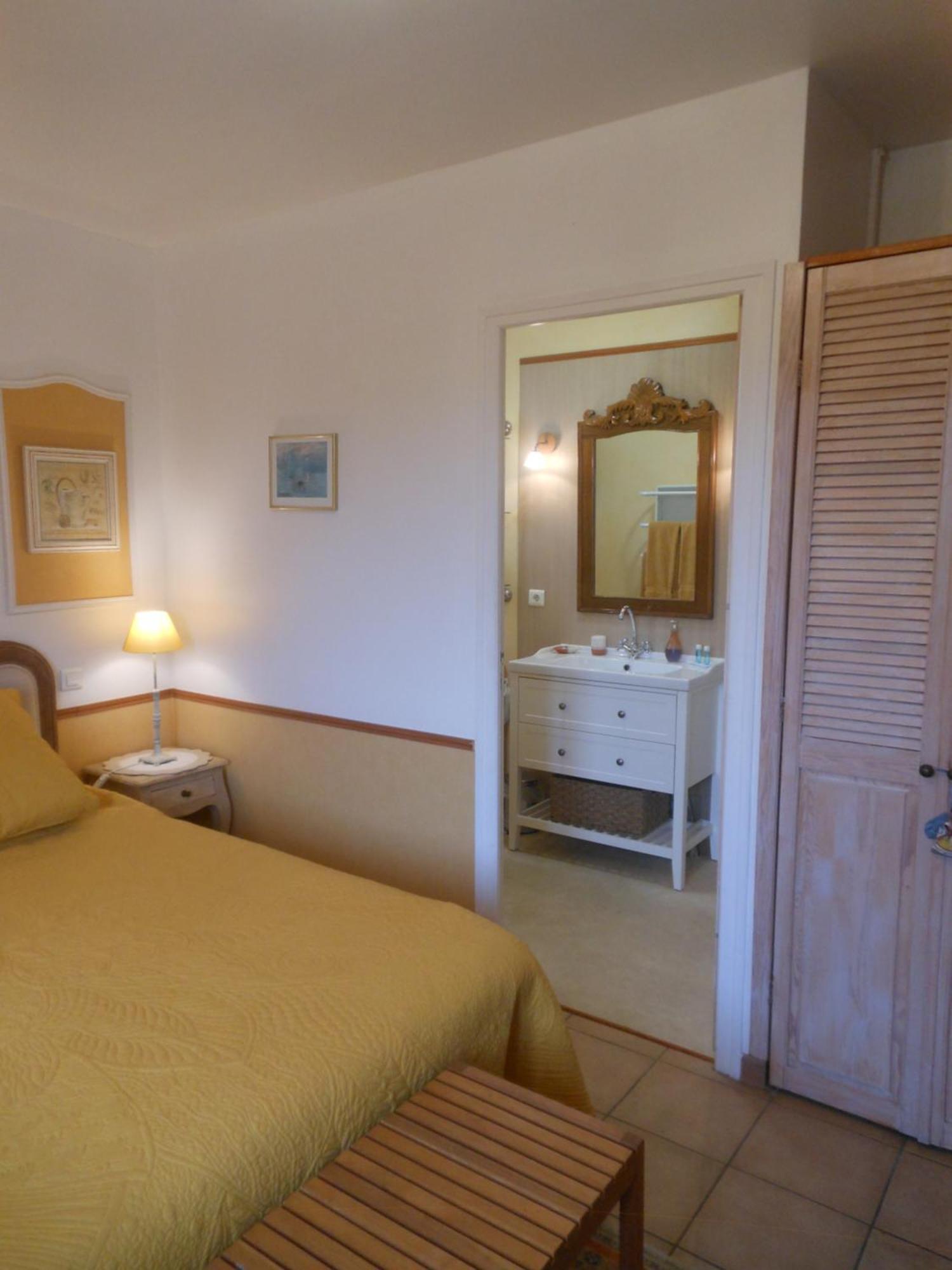 Les Passiflores Roussillon  Ruang foto